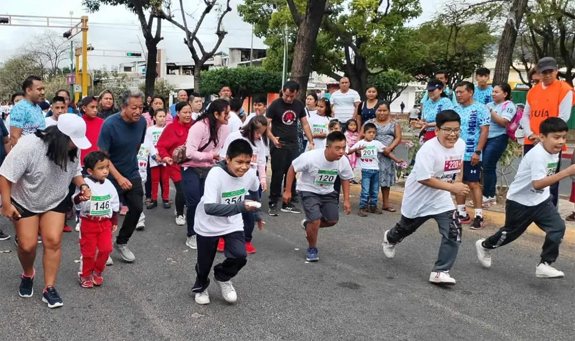 Infantes y adultos están listos para participar en este evento que promueve la inclusión. Cortesía