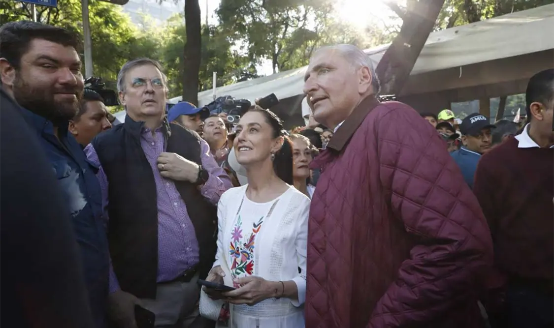 Adán supera a Ebrard rumbo a candidatura