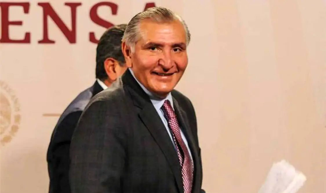 Adán supera al canciller rumbo a candidatura