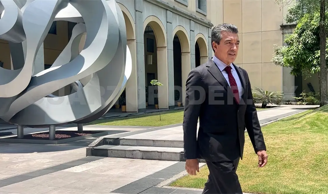 Asiste Escandón a reunión con AMLO sobre viviendas
