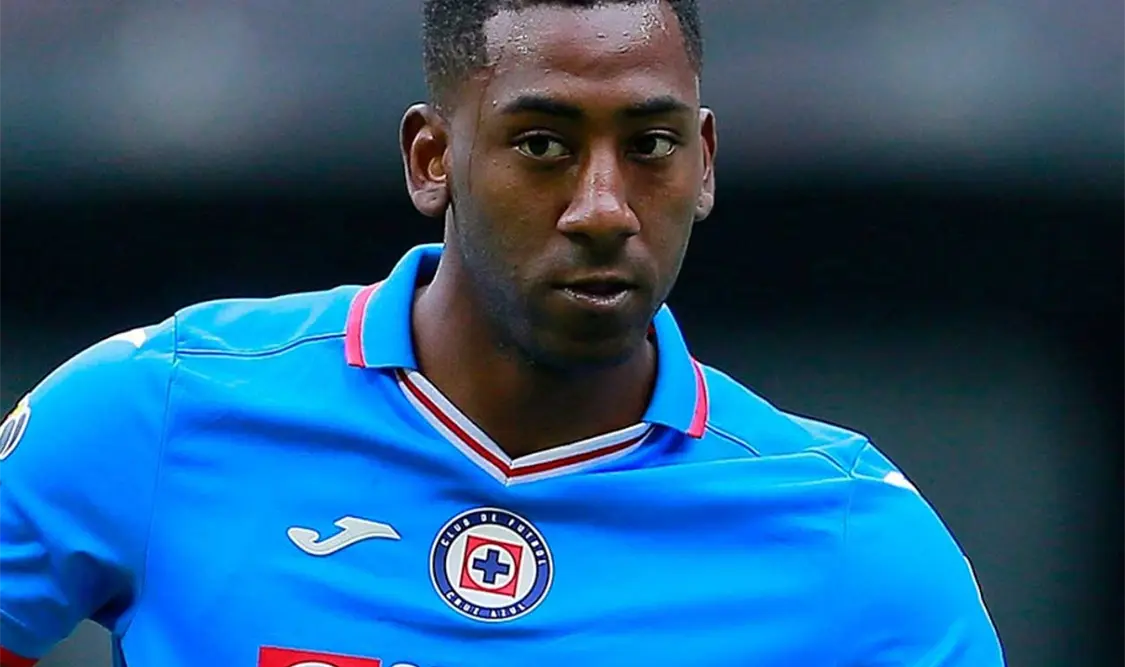Cruz Azul anuncia la salida de Gonzalo Carneiro