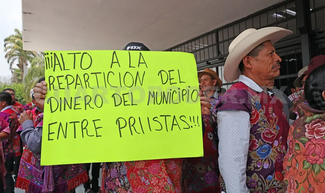 Pobladores de Zinacantán denuncian exclusión del edil