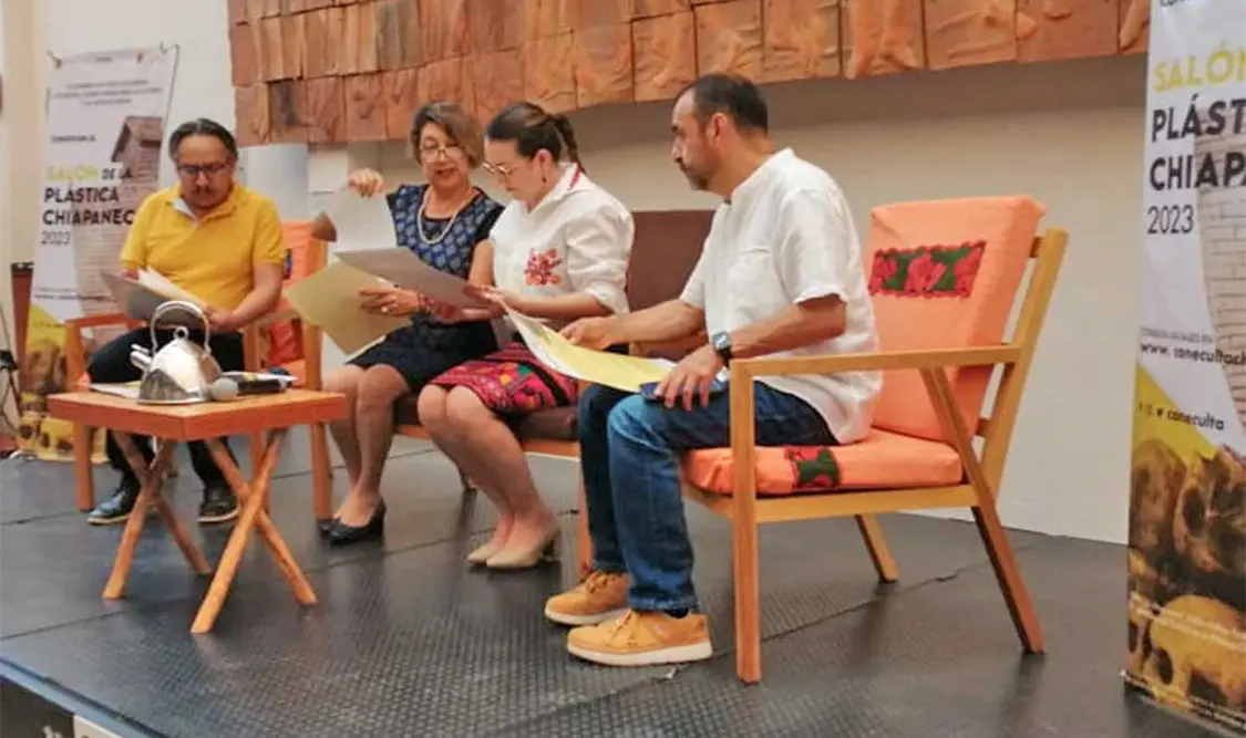 Autoridades del Coneculta presentando la convocatoria. Cortesía