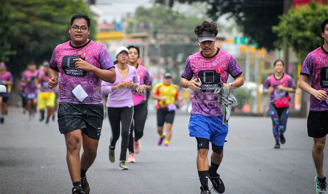 Tuxtlecos celebran el Día del Estudiante