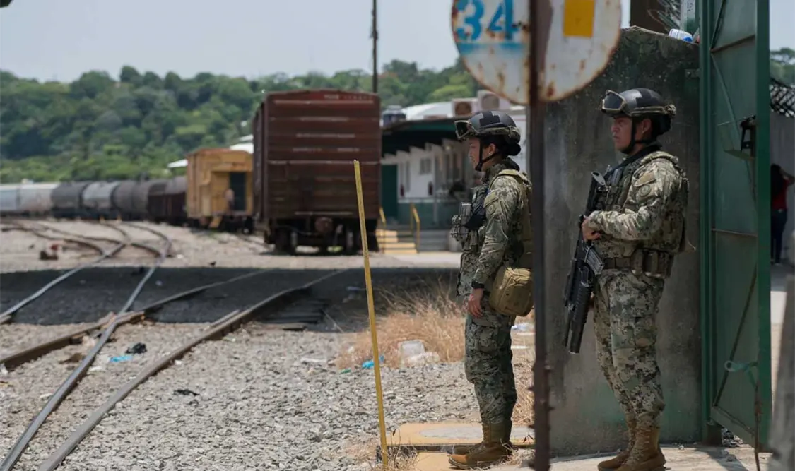 AMLO desmiente privatización de Ferrosur