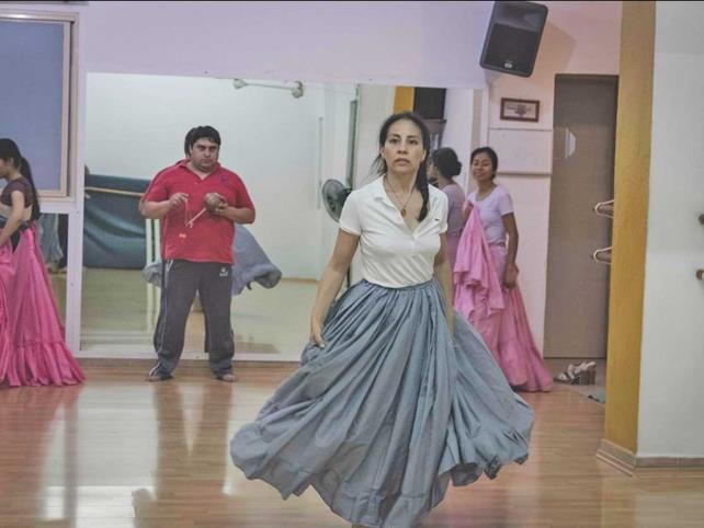 Rinden homenaje a la maestra Rita Cifuentes Rinden homenaje a la maestra Rita Cifuentes