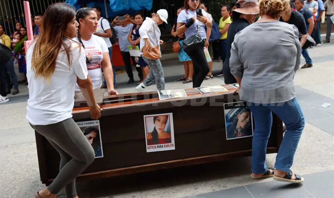 Atiende gobernador a madres de víctimas de feminicidio