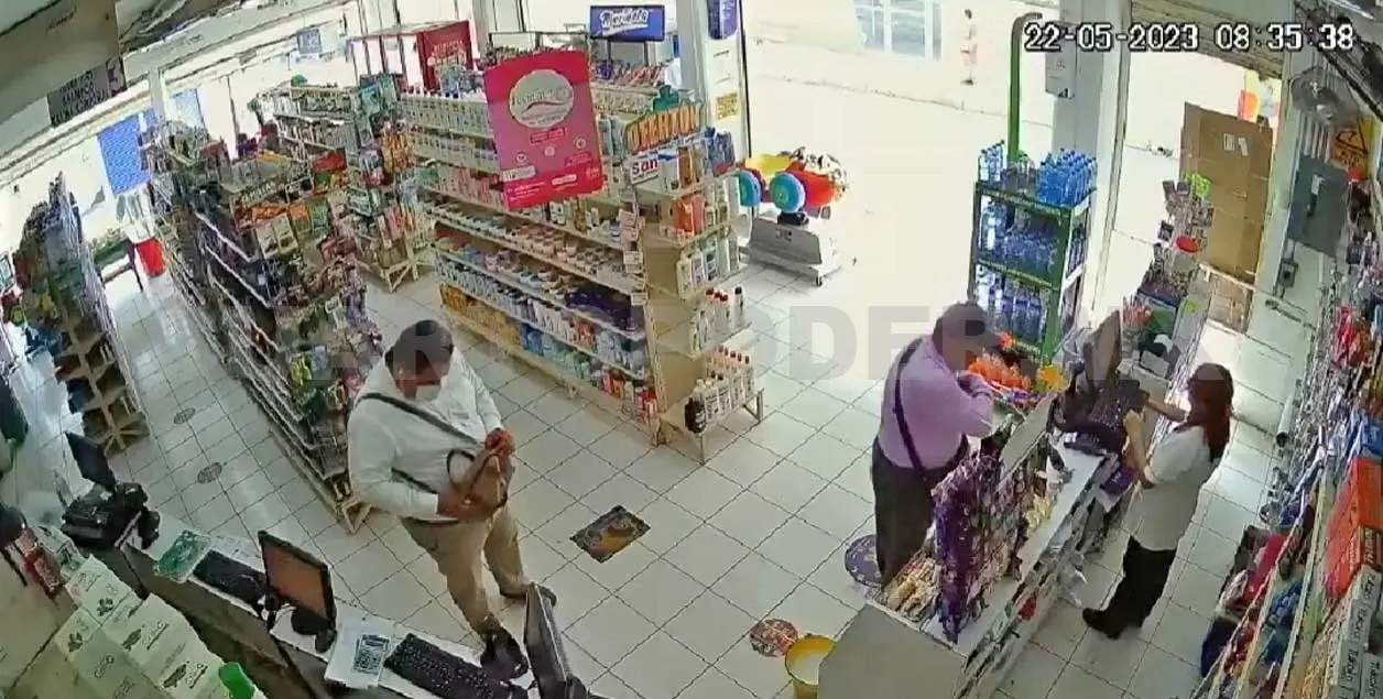 Asaltan farmacia y se llevan dinero y dos celulares