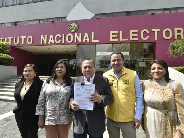 INE aprueba medidas contra Obrador
