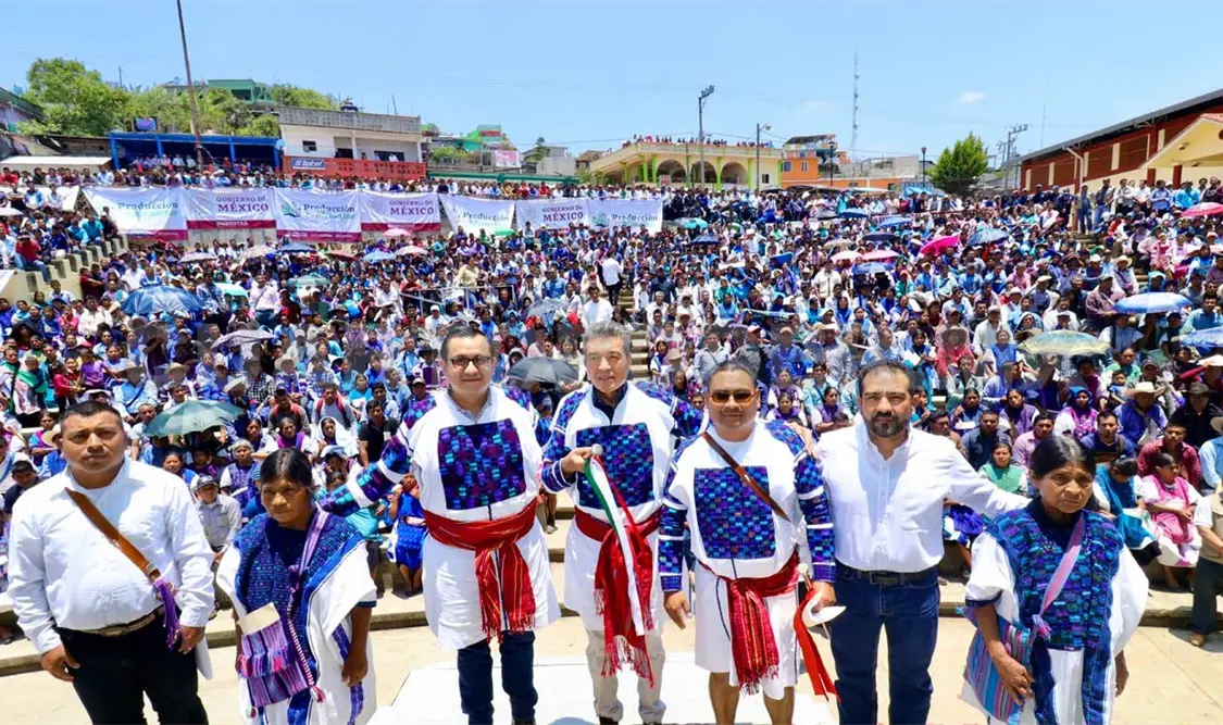 Encabeza REC entrega de tarjetas del Bienestar