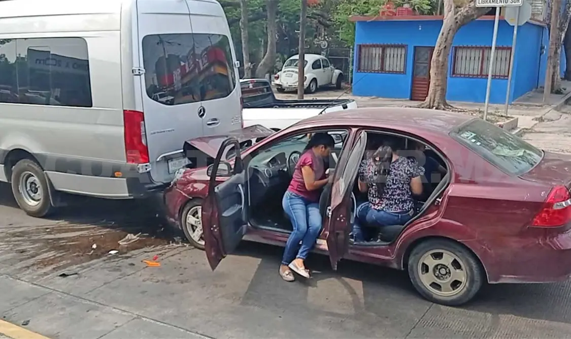 Dos lesionados y daños el saldo de carambolazo
