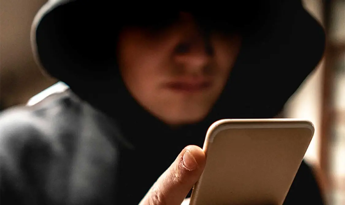 Recomiendan que si es telefónica, de inmediato colgar la llamada. Cortesía