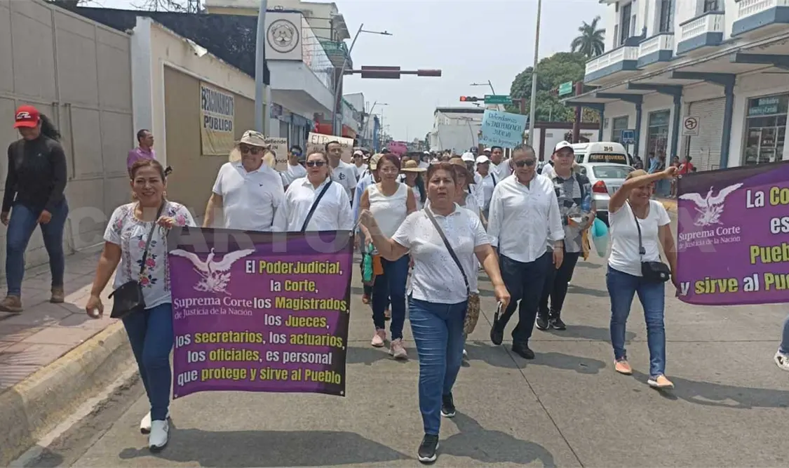 Marchan en Tapachula en apoyo a la SCJN