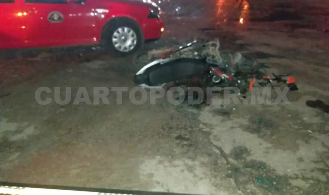 Camión embiste y mata a un joven motociclista