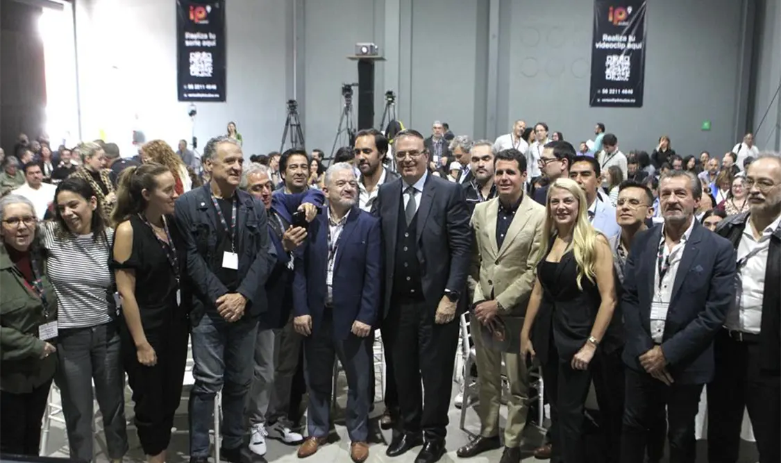 Ebrard impulsa la industria cinematográfica