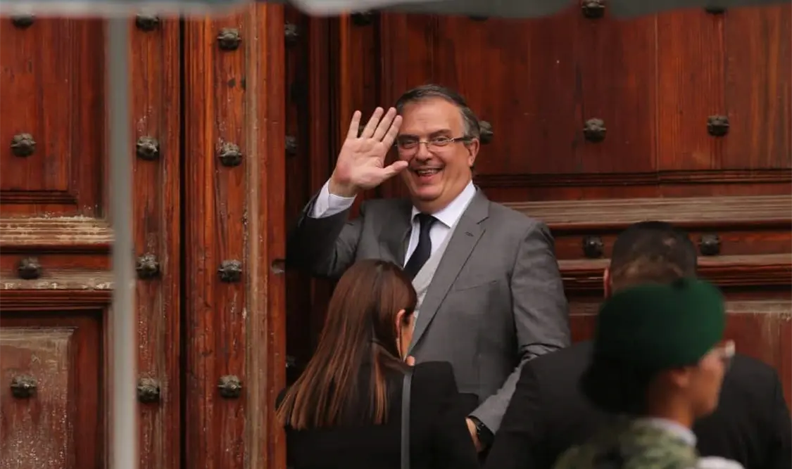 “Vamos a extrañar a otra mujer por ahí. A ver si brinca”, dijo el canciller. Cortesía