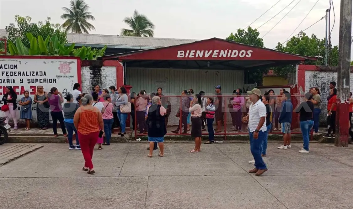 Exigen cese de presunto acosador de alumnos