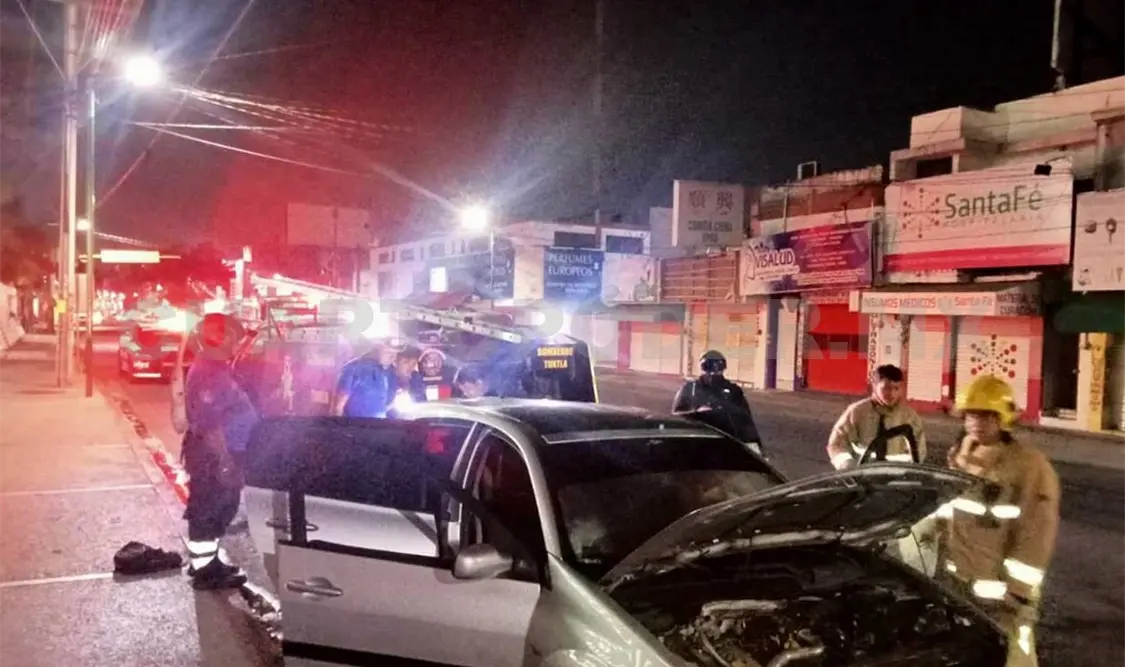 Se incendia unidad motriz en la 9ª Sur