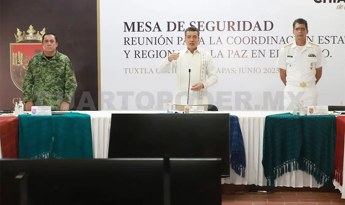 Felicita REC a las mujeres y hombres marinos de México