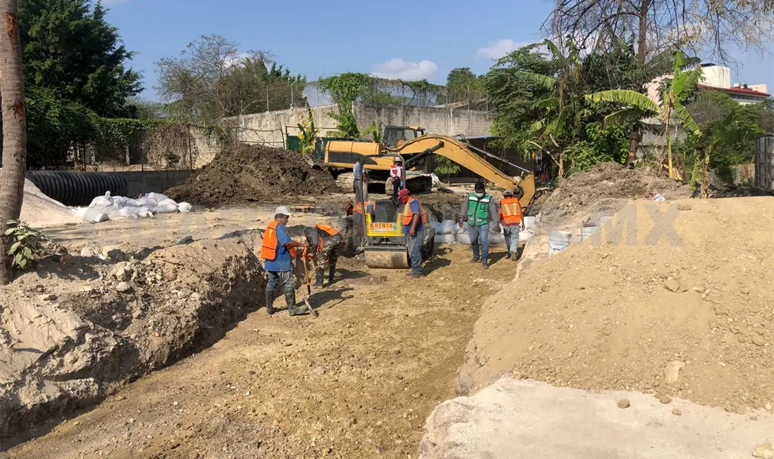 Reparan tubería para evitar contaminación
