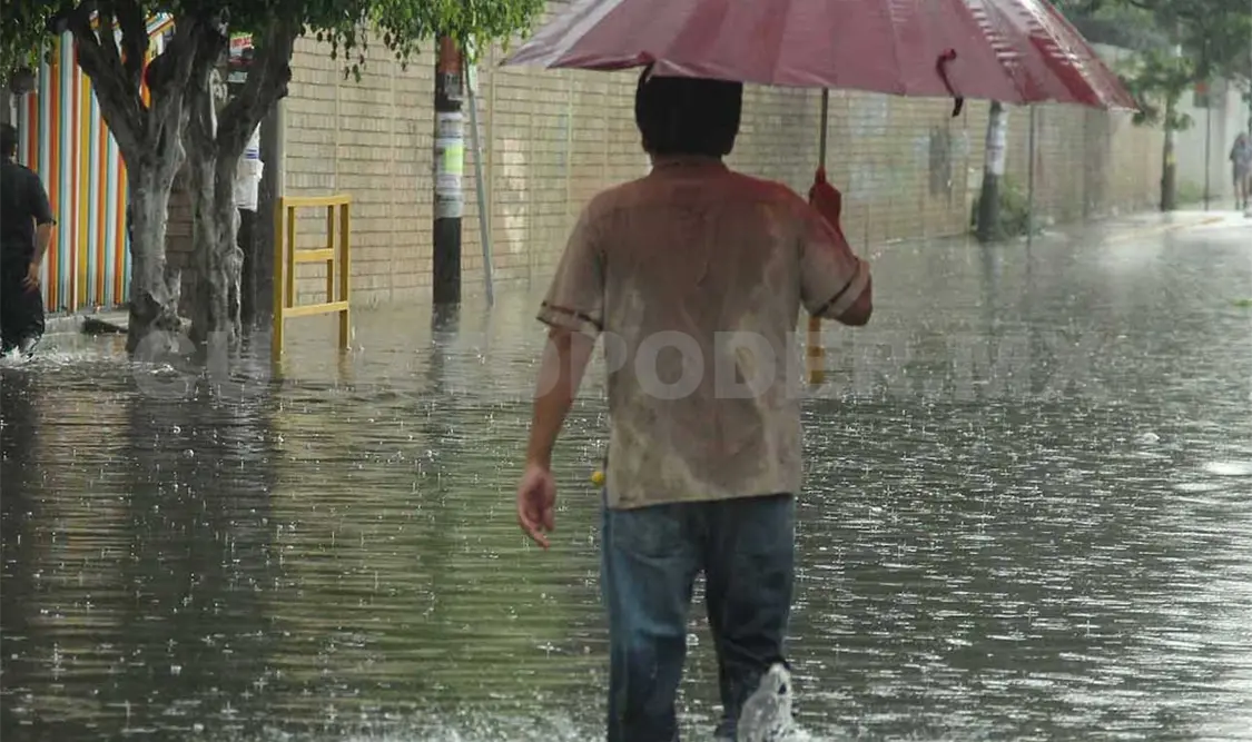 Exhortan a la población a mantenerse informada sobre el tema de las lluvias para evitar riesgos mayores. Diego Pérez / CP