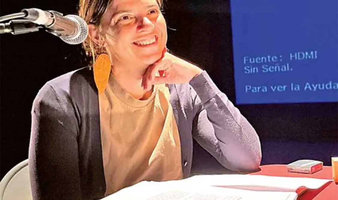 La escritora mexicana participó en la Feria del Libro de la Frontera 2023, que se realiza en Ciudad Juárez. Cortesía