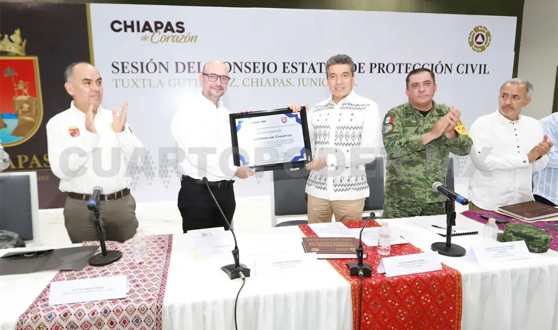 Encabeza sesión del Consejo Estatal de PC