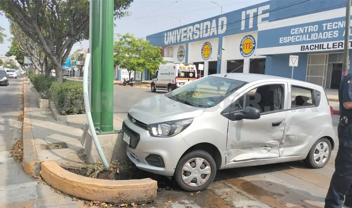 Colisión de vehículos deja a un lesionado