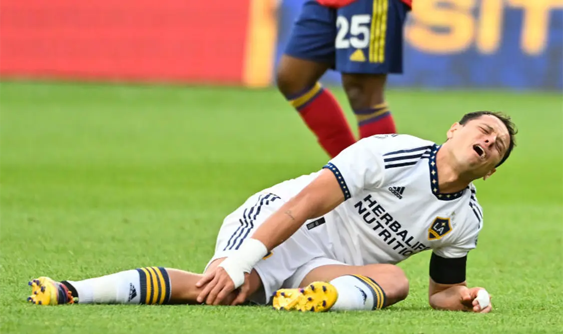 “Chicharito” sufre rotura de ligamento cruzado