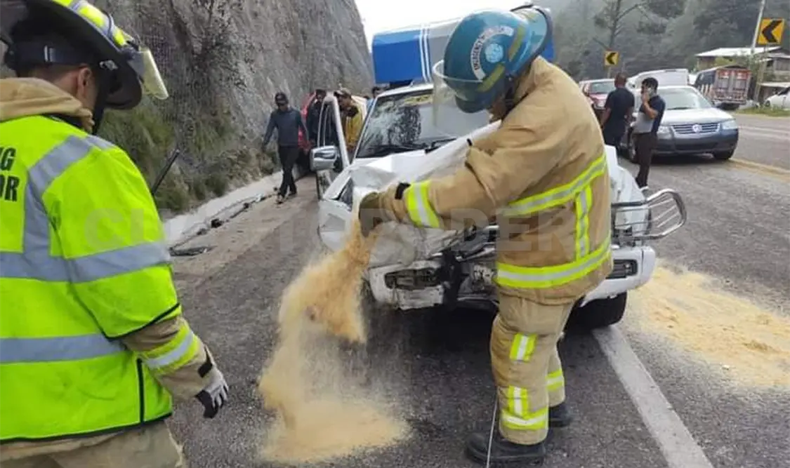 Ebrio conductor provoca una aparatosa carambola