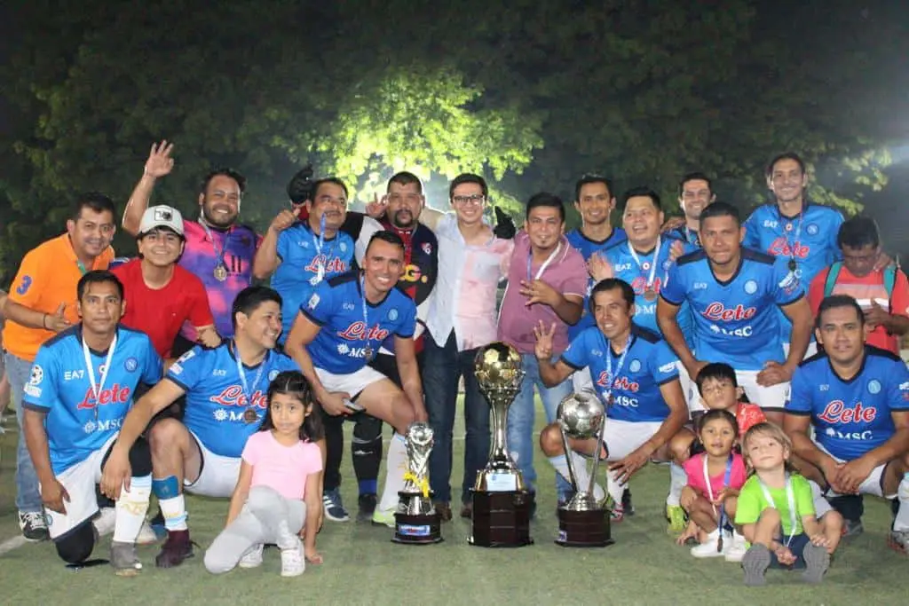 El equipo alcanzó su tercer campeonato de forma consecutiva en la Liga Fut 8 que se llevó a cabo en el campo Pochota. Alan Pola / CP