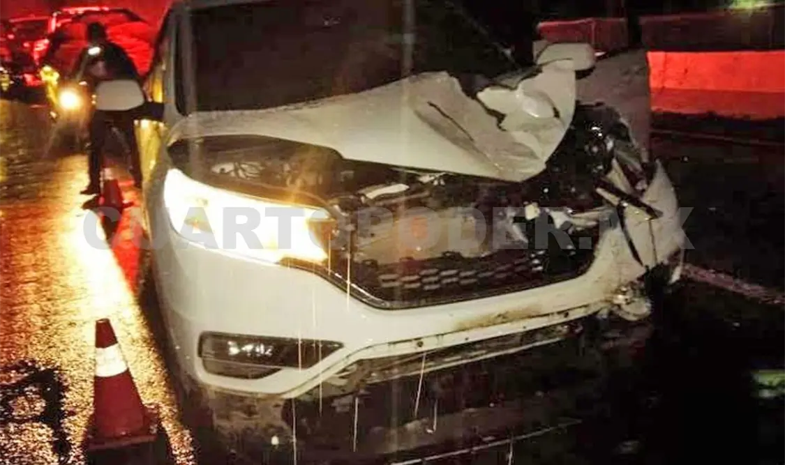 Un fallecido en choque entre moto y camioneta