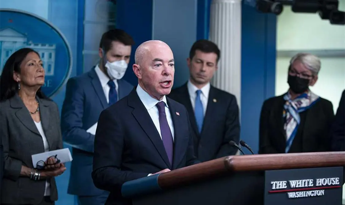 Republicanos investigan a Mayorkas