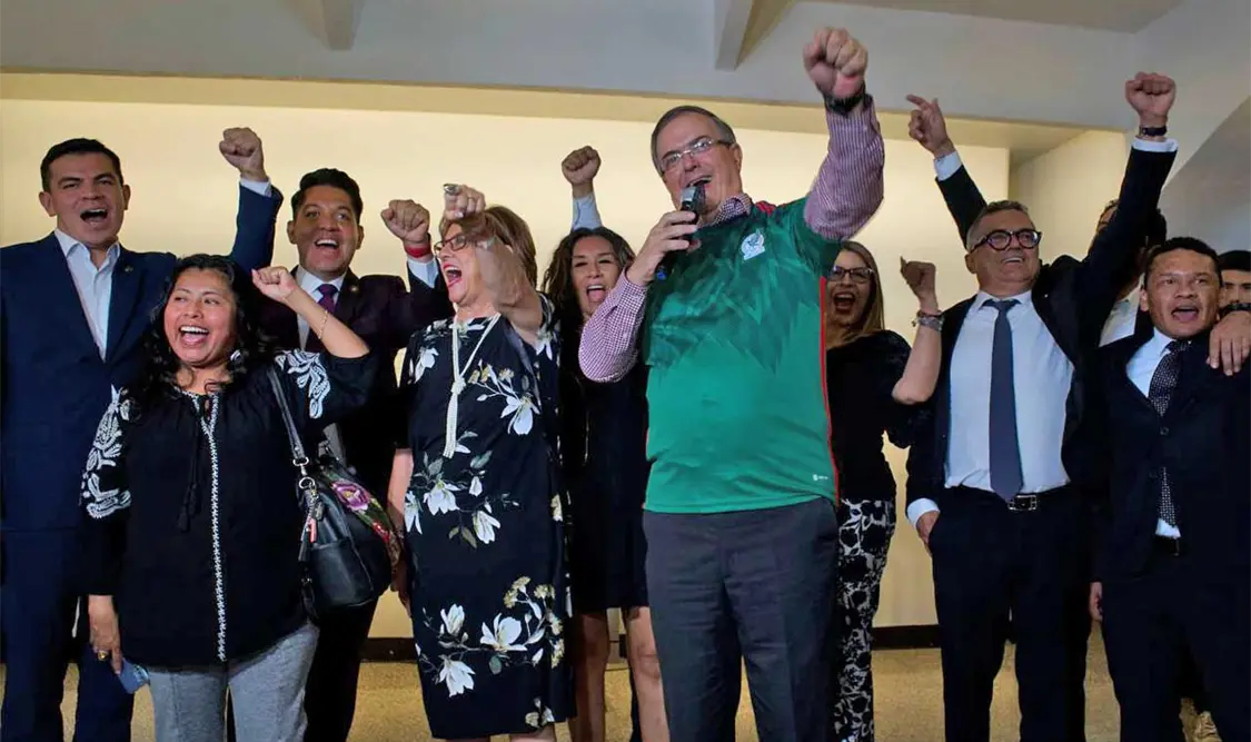 Ebrard propone recibir aportaciones de 5 mil pesos