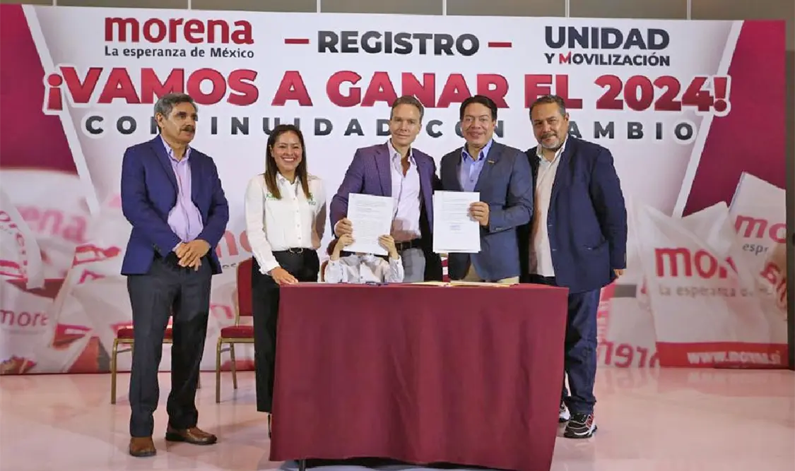 Velasco llega acompañado de sus dos hijos a Consejo