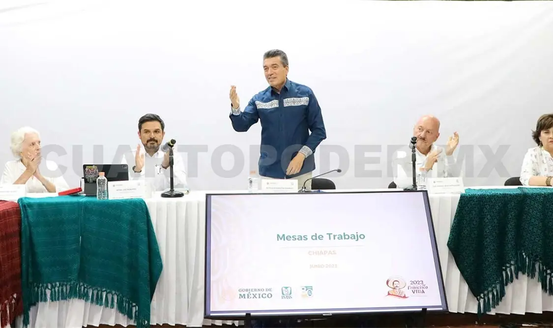 El mandatario estatal y Zoé Robledo Aburto encabezando la reunión para revisar resultados de este programa, el cual tendrá un impacto a favor de la salud de la ciudadanía. CP