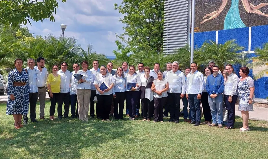Rindió el Cuarto Informe directora de Ciencias en Física