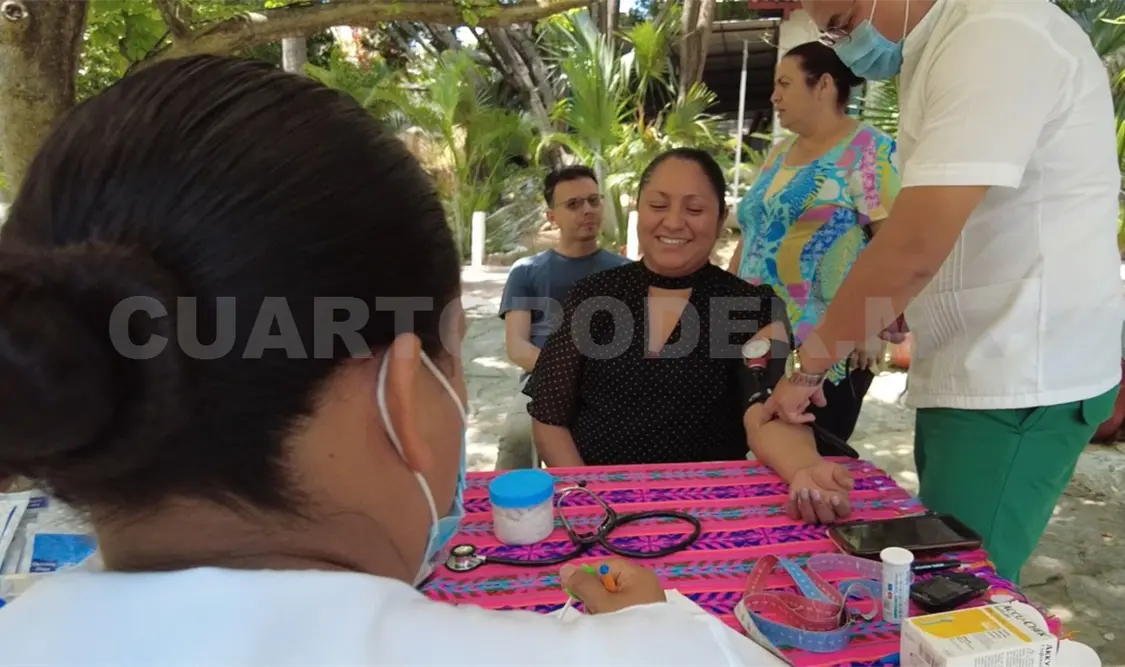 IMSS lleva campaña de salud a esta secretaría