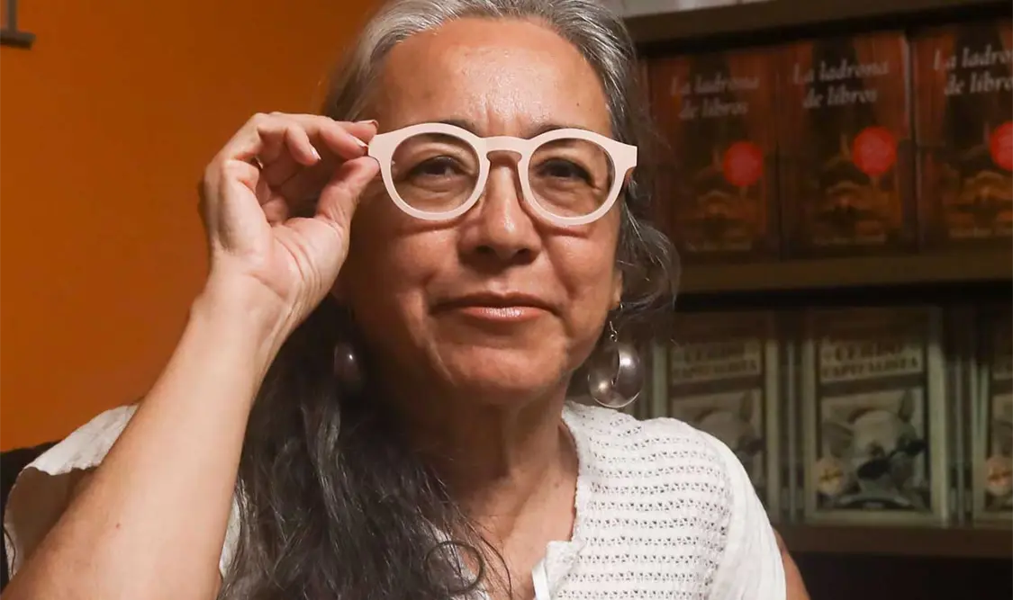 La publicación reúne los cinco libros de poesía que Cristina Rivera Garza escribió entre 1998 y 2015. Cortesía