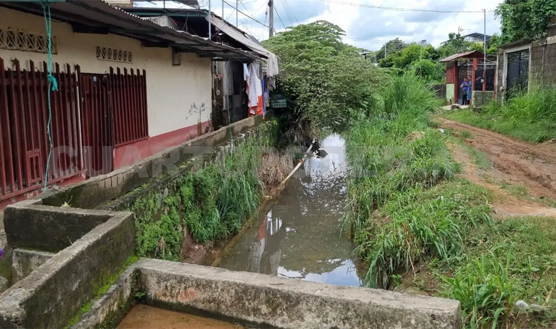 Daños a viviendas y derrumbes por intensa lluvia