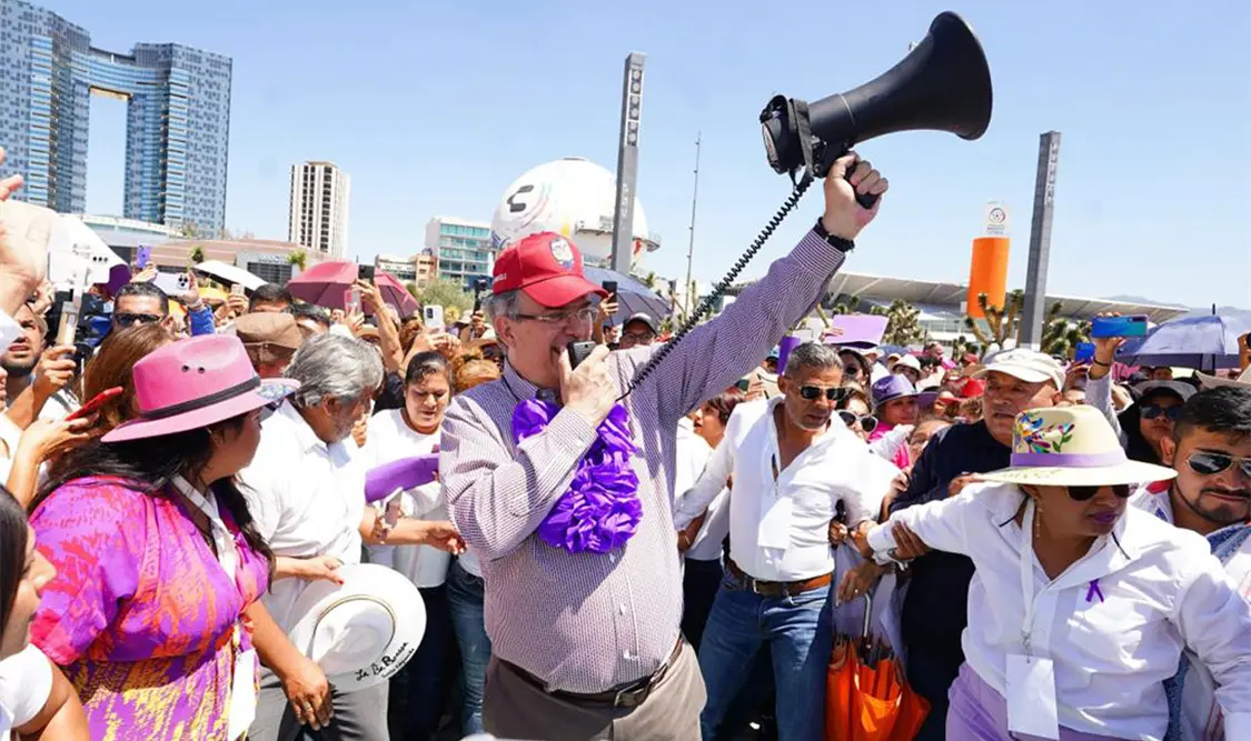 Ebrard se pronuncia por un diálogo con la gente