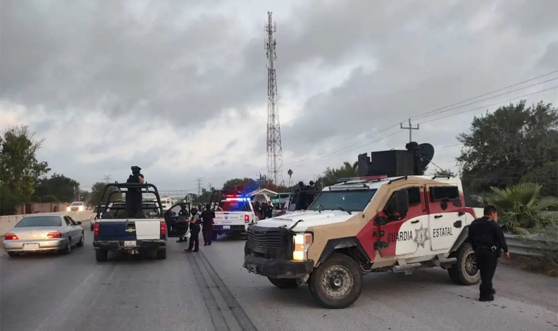 Un civil armado y un hombre (víctima colateral) perdieron la vida. Cortesía