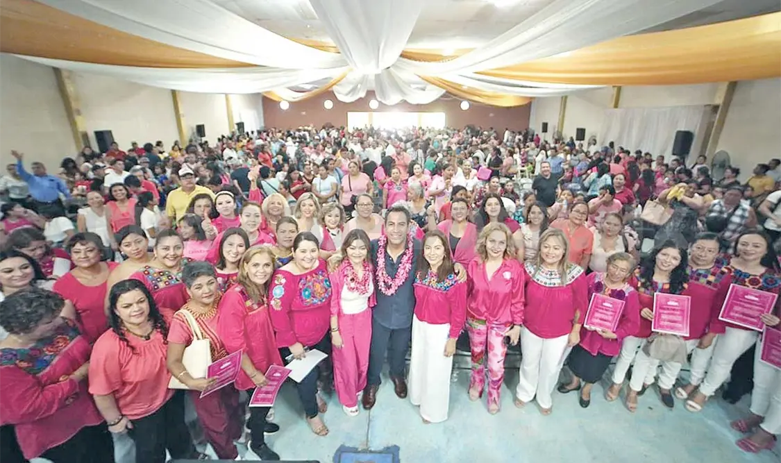 Eduardo Ramírez pondera la labor que ejercen las mujeres en el país. CP