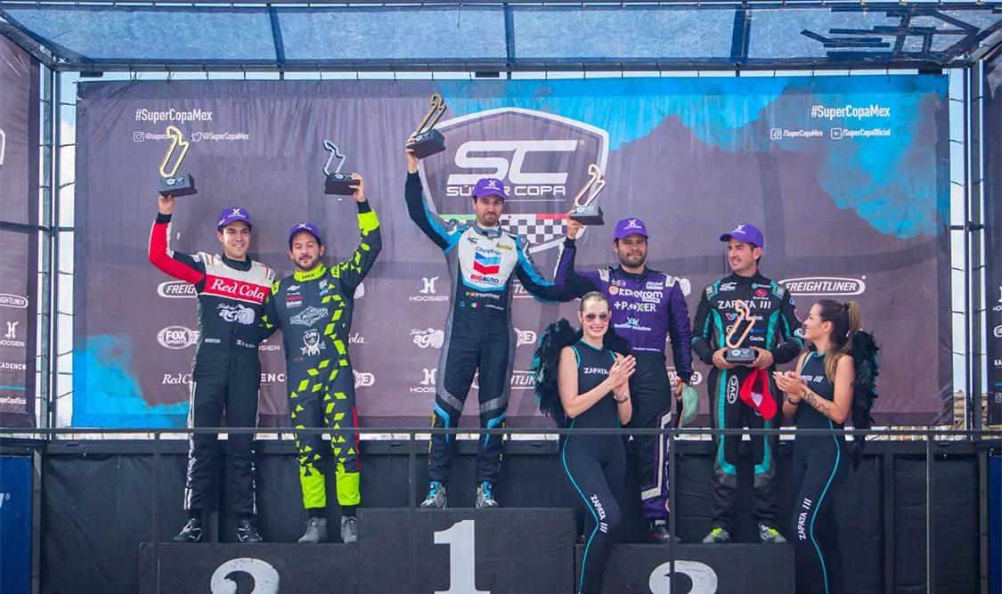 José Arellano triunfa en Gran Turismo México