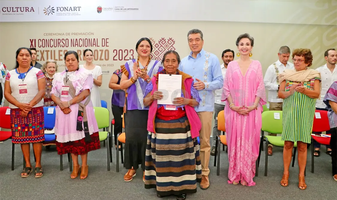 Encabezan REC y Frausto Premiación de Textiles 2023