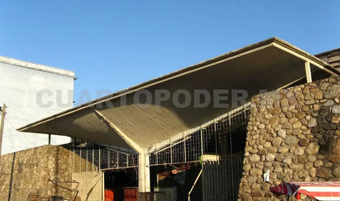 Denuncian altas tarifas de luz en centro de abastos