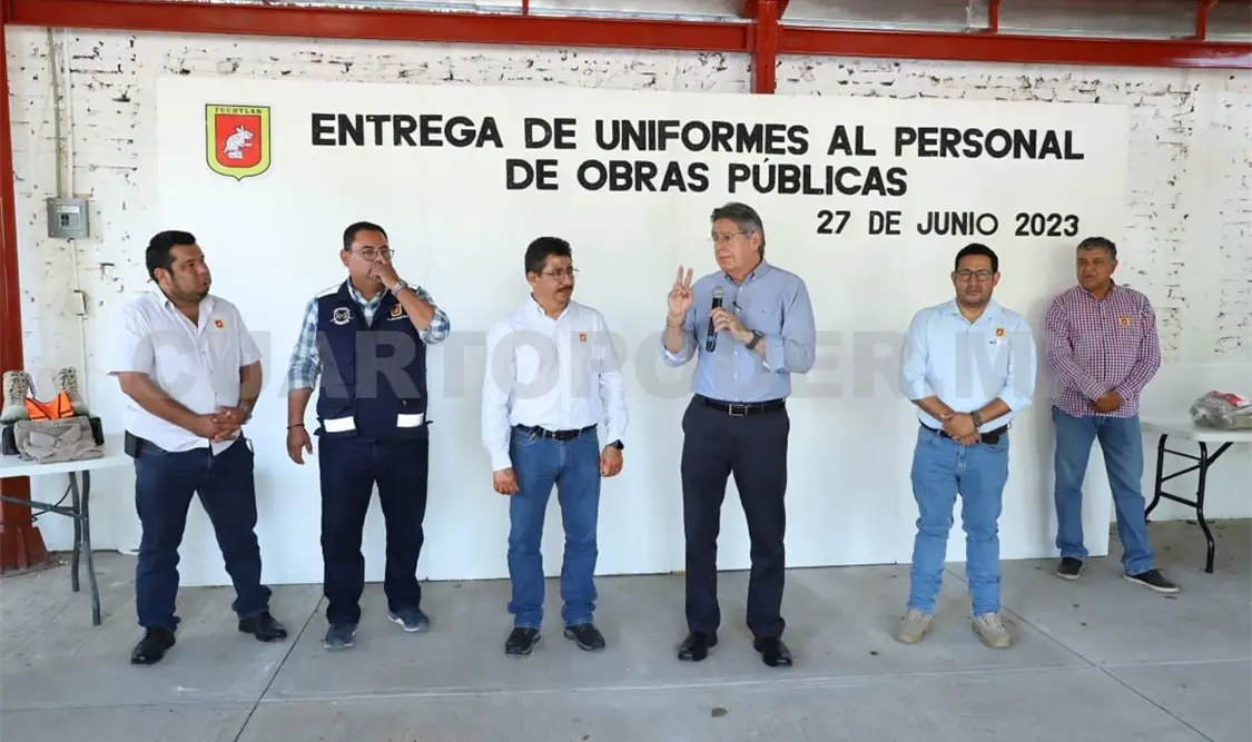 Entrega edil uniformes y equipos a personal operativo