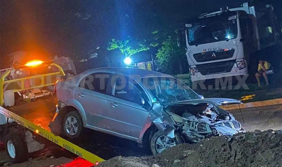Acaba su auto cuando andaba de parranda