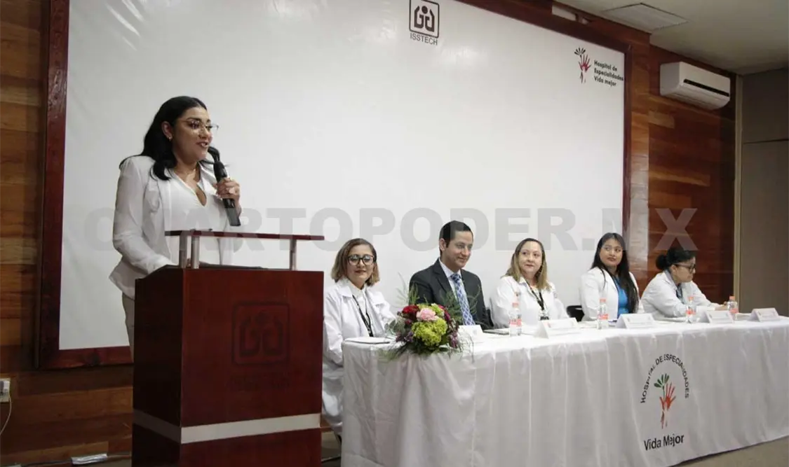 Realizan clausura de médicos de pregrado