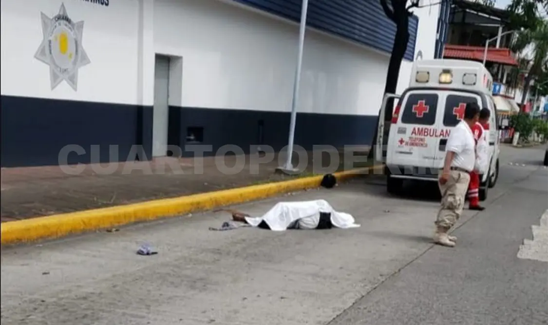 Repartidor de pizzas es arrollado y aplastado